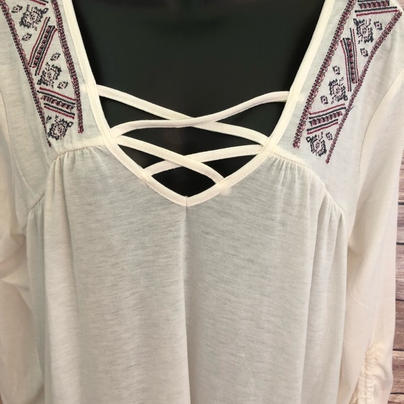❌SOLD❌Ivory Knit Top crisscross V-Neckline - Picture 2 of 7